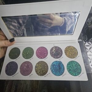 Glitter Eyeshadow Palette with Mirror